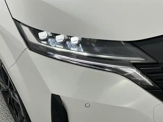 日産 オーラ ニスモ チューンド e－パワー 4WD 道央・札幌 2024(令6)年 0.1万km ピュアホワイトパール / スーパーブラック 2トーン ・４WD/・寒冷地仕様/・プロパイロット/・衝突軽減ブレーキ/・横滑り防止機能/・ハンドル支援/・側方支援/・後方支援/・アダプティブクルーズコントロール/・レーンアシスト/・ＢＯＳＥサウンド/・全方位カメラ/・純正ナビ/・フルセグＴＶ＆ＢＴ＆ＣＤ＆ＤＶＤ＆ＨＤＭＩ/・パワーシート/・ステアリングヒーター/・デジタルインナーミラー/・前後障害物センサー/・ワイヤレス充電/・オートエアコン/・オートライト/・オートハイビーム/・ETC２．０/・電動パーキングブレーキ/・ブレーキオートホールド
