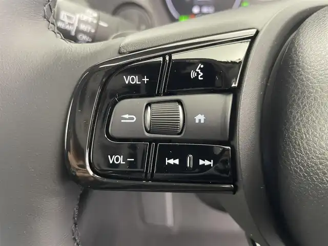 ホンダ ヴェゼル ハイブリッド e:HEV Z 富山県 2025(令7)年 0.1千km クリスタルブラックパール 登録済未使用車/9インチHonda CONNECTディスプレイ/（AM/FM/USB/BT/AppleCarPlay/AndroidAuto）/フルセグTV/バックカメラ/アダプティブクルーズコントロール/衝突被害軽減ブレーキ/レーンキープアシスト/オートマチックハイビーム/LEDヘッドライト/クリアランスソナー/ブラインドスポットモニター/電動リアゲート/ハーフレザーシート/前席シートヒーター/ビルトインETC2.0/置くだけ充電/スマートキー×２/プッシュスタート/パドルシフト/取扱説明書/保証書