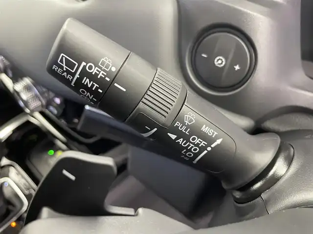 ホンダ ヴェゼル ハイブリッド e:HEV Z 富山県 2025(令7)年 0.1千km クリスタルブラックパール 登録済未使用車/9インチHonda CONNECTディスプレイ/（AM/FM/USB/BT/AppleCarPlay/AndroidAuto）/フルセグTV/バックカメラ/アダプティブクルーズコントロール/衝突被害軽減ブレーキ/レーンキープアシスト/オートマチックハイビーム/LEDヘッドライト/クリアランスソナー/ブラインドスポットモニター/電動リアゲート/ハーフレザーシート/前席シートヒーター/ビルトインETC2.0/置くだけ充電/スマートキー×２/プッシュスタート/パドルシフト/取扱説明書/保証書