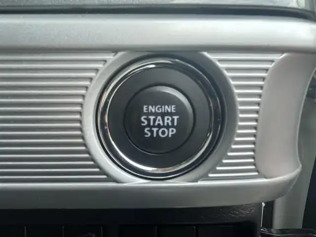 スズキ スペーシア ギア HYBRID XZターボ 栃木県 2019(平31)年 10.5万km ピュアホワイトP (株)IDOMが運営する【じしゃロン宇都宮店】の自社ローン専用車両になります。こちらは現金またはオートローンご利用時の価格です。自社ローンご希望の方は別途その旨お申付け下さい/両側パワースライドドア/社外オーディオ/Ｂｌｕｅｔｏｏｔｈ/クルーズコントロール/パドルシフト/衝突軽減ブレーキ/シートヒーター/ＬＥＤヘッドライト/オートライト/フォグライト/スマートキー/純正アルミホイール/ルーフレール