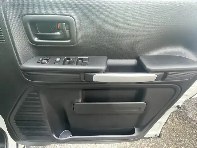 スズキ スペーシア ギア HYBRID XZターボ 栃木県 2019(平31)年 10.5万km ピュアホワイトP (株)IDOMが運営する【じしゃロン宇都宮店】の自社ローン専用車両になります。こちらは現金またはオートローンご利用時の価格です。自社ローンご希望の方は別途その旨お申付け下さい/両側パワースライドドア/社外オーディオ/Ｂｌｕｅｔｏｏｔｈ/クルーズコントロール/パドルシフト/衝突軽減ブレーキ/シートヒーター/ＬＥＤヘッドライト/オートライト/フォグライト/スマートキー/純正アルミホイール/ルーフレール