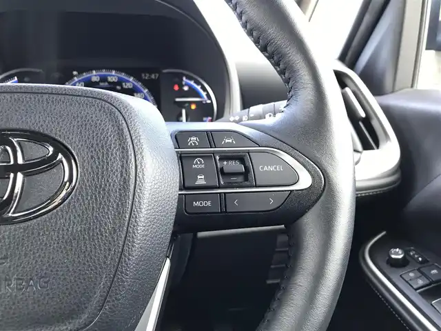 トヨタ ノア ハイブリッド S－Z 鳥取県 2023(令5)年 2.7万km アティチュードブラックマイカ 10.5インチディスプレイオーディオ/ナビ/BT/USB/Mira/バックカメラ・ETC２．０/トヨタセーフティセンス/アドバンストドライブ/ブラインドスポットモニター/モデリスタエアロパーツ/フロント/サイド/リア/快適利便パッケージHi/前席2列目シートヒーター/2列目オットマンシート/パワーバックドア/両側パワースライドドア/ハーフレザーシート/3眼プロジェクター式LEDヘットライト/フォグライト/純正17インチアルミホイール/プッシュエンジンスタート/スマートキー