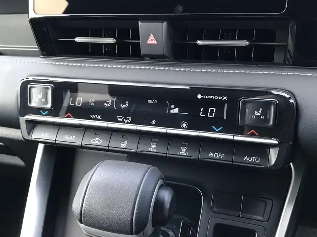 トヨタ ノア ハイブリッド S－Z 鳥取県 2023(令5)年 2.7万km アティチュードブラックマイカ 10.5インチディスプレイオーディオ/ナビ/BT/USB/Mira/バックカメラ・ETC２．０/トヨタセーフティセンス/アドバンストドライブ/ブラインドスポットモニター/モデリスタエアロパーツ/フロント/サイド/リア/快適利便パッケージHi/前席2列目シートヒーター/2列目オットマンシート/パワーバックドア/両側パワースライドドア/ハーフレザーシート/3眼プロジェクター式LEDヘットライト/フォグライト/純正17インチアルミホイール/プッシュエンジンスタート/スマートキー