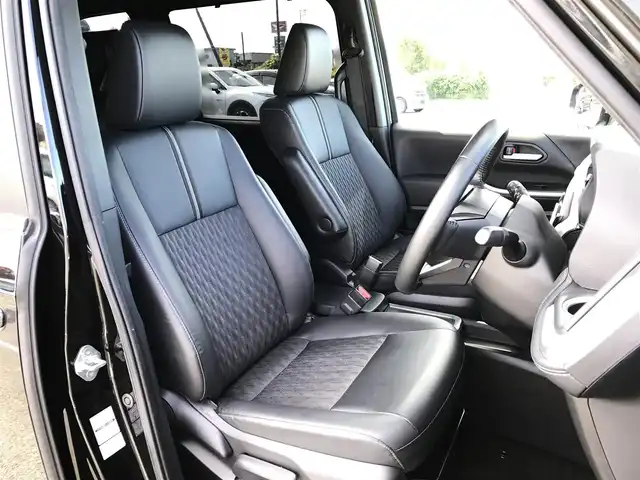 トヨタ ノア ハイブリッド S－Z 鳥取県 2023(令5)年 2.7万km アティチュードブラックマイカ 10.5インチディスプレイオーディオ/ナビ/BT/USB/Mira/バックカメラ・ETC２．０/トヨタセーフティセンス/アドバンストドライブ/ブラインドスポットモニター/モデリスタエアロパーツ/フロント/サイド/リア/快適利便パッケージHi/前席2列目シートヒーター/2列目オットマンシート/パワーバックドア/両側パワースライドドア/ハーフレザーシート/3眼プロジェクター式LEDヘットライト/フォグライト/純正17インチアルミホイール/プッシュエンジンスタート/スマートキー