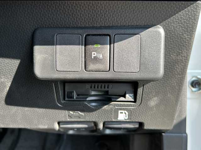 トヨタ ルーミー カスタムG 山口県 2023(令5)年 1.5万km パールホワイトⅢ ディスプレイオーディオ/　・Bluetooth/　・AppleCarplay/　・AndroidAuto/　・全方位カメラ/シートヒーター/ステアリングリモコン/テレビキャンセラー/カップホルダー/オートライト/オートハイビーム/コーナーセンサー/LEDヘッドライト/純正14インチAW