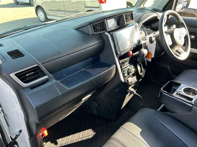 トヨタ ルーミー カスタムG 山口県 2023(令5)年 1.5万km パールホワイトⅢ ディスプレイオーディオ/　・Bluetooth/　・AppleCarplay/　・AndroidAuto/　・全方位カメラ/シートヒーター/ステアリングリモコン/テレビキャンセラー/カップホルダー/オートライト/オートハイビーム/コーナーセンサー/LEDヘッドライト/純正14インチAW