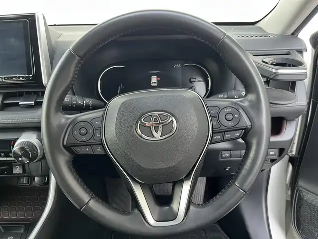 トヨタ ＲＡＶ４ G 高知県 2020(令2)年 5.9万km ホワイトパールクリスタルシャイン 社外ナビ/　Bluetooth/フルセグ/　CD/DVD/AM/FM/バックカメラ/ナビ連動ドライブレコーダー/ビルトインETC/4WD/プッシュスタート/スマートキー/レザーシート/純正フロアマット/純正18インチアルミホイール/クルーズコントロール/パワーシート/シートメモリー/LEDヘッドライト/オートマチックハイビーム/オートライト/衝突被害軽減システム/本革巻きステアリング/盗難防止装置DVDナビ