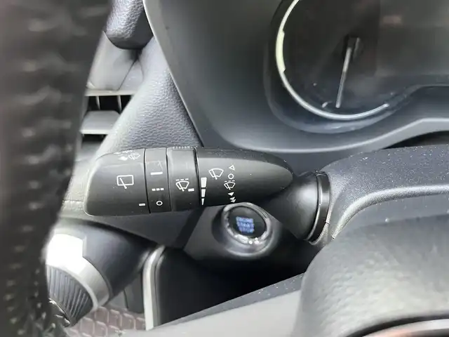 トヨタ ＲＡＶ４ G 高知県 2020(令2)年 5.9万km ホワイトパールクリスタルシャイン 社外ナビ/　Bluetooth/フルセグ/　CD/DVD/AM/FM/バックカメラ/ナビ連動ドライブレコーダー/ビルトインETC/4WD/プッシュスタート/スマートキー/レザーシート/純正フロアマット/純正18インチアルミホイール/クルーズコントロール/パワーシート/シートメモリー/LEDヘッドライト/オートマチックハイビーム/オートライト/衝突被害軽減システム/本革巻きステアリング/盗難防止装置DVDナビ