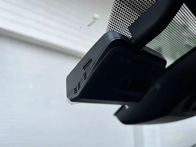 トヨタ ＲＡＶ４ G 高知県 2020(令2)年 5.9万km ホワイトパールクリスタルシャイン 社外ナビ/　Bluetooth/フルセグ/　CD/DVD/AM/FM/バックカメラ/ナビ連動ドライブレコーダー/ビルトインETC/4WD/プッシュスタート/スマートキー/レザーシート/純正フロアマット/純正18インチアルミホイール/クルーズコントロール/パワーシート/シートメモリー/LEDヘッドライト/オートマチックハイビーム/オートライト/衝突被害軽減システム/本革巻きステアリング/盗難防止装置DVDナビ