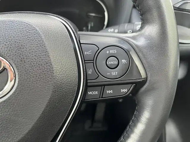 トヨタ ＲＡＶ４ G 高知県 2020(令2)年 5.9万km ホワイトパールクリスタルシャイン 社外ナビ/　Bluetooth/フルセグ/　CD/DVD/AM/FM/バックカメラ/ナビ連動ドライブレコーダー/ビルトインETC/4WD/プッシュスタート/スマートキー/レザーシート/純正フロアマット/純正18インチアルミホイール/クルーズコントロール/パワーシート/シートメモリー/LEDヘッドライト/オートマチックハイビーム/オートライト/衝突被害軽減システム/本革巻きステアリング/盗難防止装置DVDナビ