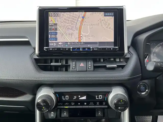 トヨタ ＲＡＶ４ G 高知県 2020(令2)年 5.9万km ホワイトパールクリスタルシャイン 社外ナビ/　Bluetooth/フルセグ/　CD/DVD/AM/FM/バックカメラ/ナビ連動ドライブレコーダー/ビルトインETC/4WD/プッシュスタート/スマートキー/レザーシート/純正フロアマット/純正18インチアルミホイール/クルーズコントロール/パワーシート/シートメモリー/LEDヘッドライト/オートマチックハイビーム/オートライト/衝突被害軽減システム/本革巻きステアリング/盗難防止装置DVDナビ