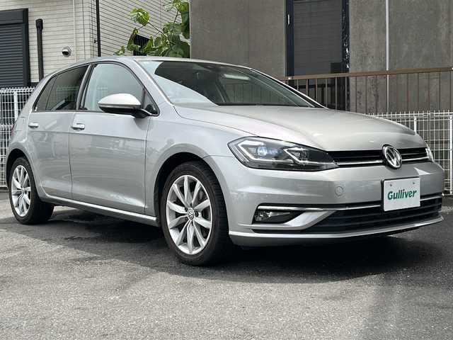 フォルクスワーゲン ゴルフ TSI コンフォートL テックED 京都府 2019(平31)年 7.1万km シルバー 純正ＳＤナビ　　/フルセグＴＶ/バックカメラ/ＭＴモード　/AUX接続/AppleCarPlay接続/フロンフォグライト/ＥＴＣ２．０ビルトイン　/Ｂｌｕｅｔｏｏｈ接続/衝突被害軽減システム/盗難防止装置/横滑り防止装置/純正アルミホイール　 /Wサイドエアバッグ/エンジンスタートボタン/ウィンカーミラー/スマートキー/ワンオーナー