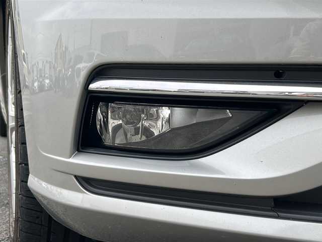 フォルクスワーゲン ゴルフ TSI コンフォートL テックED 京都府 2019(平31)年 7.1万km シルバー 純正ＳＤナビ　　/フルセグＴＶ/バックカメラ/ＭＴモード　/AUX接続/AppleCarPlay接続/フロンフォグライト/ＥＴＣ２．０ビルトイン　/Ｂｌｕｅｔｏｏｈ接続/衝突被害軽減システム/盗難防止装置/横滑り防止装置/純正アルミホイール　 /Wサイドエアバッグ/エンジンスタートボタン/ウィンカーミラー/スマートキー/ワンオーナー