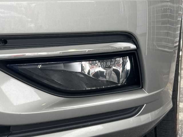 フォルクスワーゲン ゴルフ TSI コンフォートL テックED 京都府 2019(平31)年 7.1万km シルバー 純正ＳＤナビ　　/フルセグＴＶ/バックカメラ/ＭＴモード　/AUX接続/AppleCarPlay接続/フロンフォグライト/ＥＴＣ２．０ビルトイン　/Ｂｌｕｅｔｏｏｈ接続/衝突被害軽減システム/盗難防止装置/横滑り防止装置/純正アルミホイール　 /Wサイドエアバッグ/エンジンスタートボタン/ウィンカーミラー/スマートキー/ワンオーナー