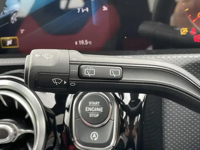 メルセデス・ベンツ Ａ２００ｄ AMGライン 東京都 2019(令1)年 2.3万km ジュピターレッド 360度カメラ/ヘッドアップディスプレイ/サンルーフ/ACC/LKA/BSM/赤黒ツートンレザーシート/パワーシート/シートヒーター/LEDヘッドライト/レーダーセーフティーパッケージ
