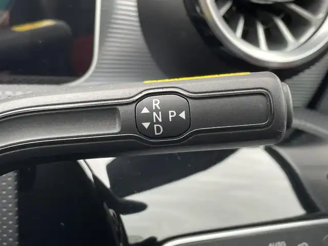 メルセデス・ベンツ Ａ２００ｄ AMGライン 東京都 2019(令1)年 2.3万km ジュピターレッド 360度カメラ/ヘッドアップディスプレイ/サンルーフ/ACC/LKA/BSM/赤黒ツートンレザーシート/パワーシート/シートヒーター/LEDヘッドライト/レーダーセーフティーパッケージ