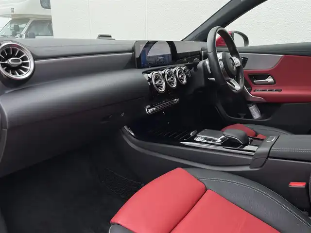 メルセデス・ベンツ Ａ２００ｄ AMGライン 東京都 2019(令1)年 2.3万km ジュピターレッド 360度カメラ/ヘッドアップディスプレイ/サンルーフ/ACC/LKA/BSM/赤黒ツートンレザーシート/パワーシート/シートヒーター/LEDヘッドライト/レーダーセーフティーパッケージ