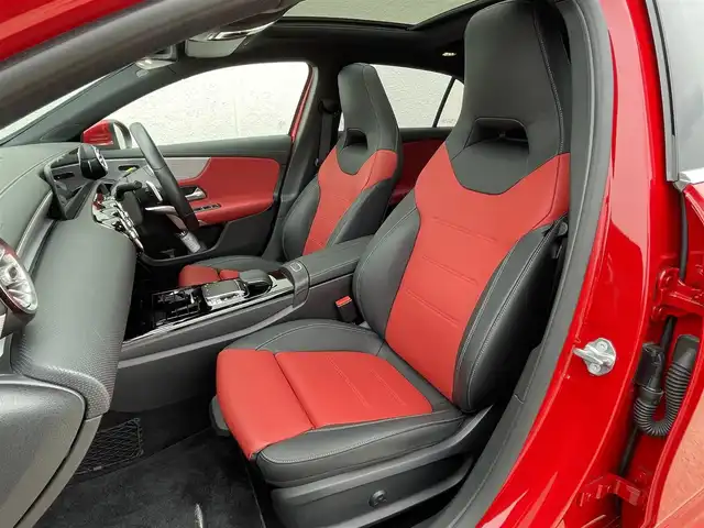 メルセデス・ベンツ Ａ２００ｄ AMGライン 東京都 2019(令1)年 2.3万km ジュピターレッド 360度カメラ/ヘッドアップディスプレイ/サンルーフ/ACC/LKA/BSM/赤黒ツートンレザーシート/パワーシート/シートヒーター/LEDヘッドライト/レーダーセーフティーパッケージ