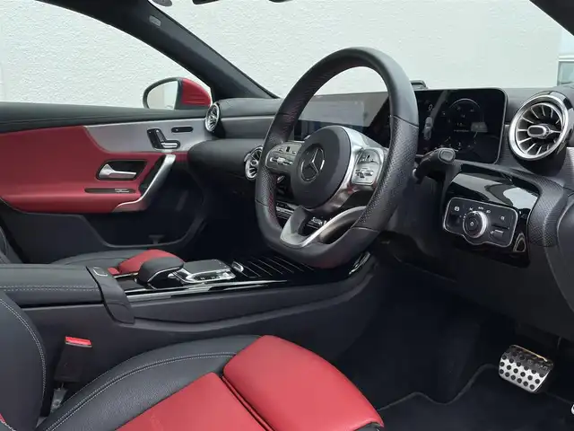 メルセデス・ベンツ Ａ２００ｄ AMGライン 東京都 2019(令1)年 2.3万km ジュピターレッド 360度カメラ/ヘッドアップディスプレイ/サンルーフ/ACC/LKA/BSM/赤黒ツートンレザーシート/パワーシート/シートヒーター/LEDヘッドライト/レーダーセーフティーパッケージ