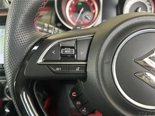 スズキ スイフト スポーツ 栃木県 2023(令5)年 2.2万km ピュアホワイトP ワンオーナー/禁煙車/純正SDナビ/Bluetooth CD DVD USB/フルセグ TV/全方位カメラ/横滑り防止装置/コーナーセンサー/レーンキープアシスト/盗難防止装置/オートライト/衝突被害軽減システム/エアバックW サイド カーテンエアバック/LEDヘッドライト/純正17インチアルミホイール/運転席シートヒーター/記録簿/保証書/取扱説明書