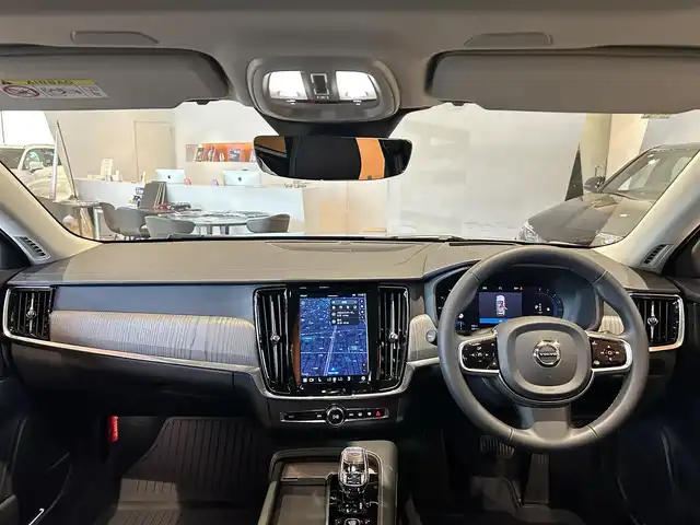 ボルボ ボルボ Ｖ９０ クロスカントリー アルティメット B5 AWD 道央・札幌 2024(令6)年 0.3万km オニキスブラックP 電子制御エアサスペンション/電動パノラマサンルーフ/メタリックペイント/harman/kardonサラウンド/純正メモリナビ/　・Googleナビ/　・AppeleCaePlay/　・360°カメラ/　・AndroidAuto/ナッパレザーシート/シートヒーター/シートベンチレーション/ステアリングヒーター/ヘッドアップディスプレイ/4ゾーンエアコン/パワーテールゲート