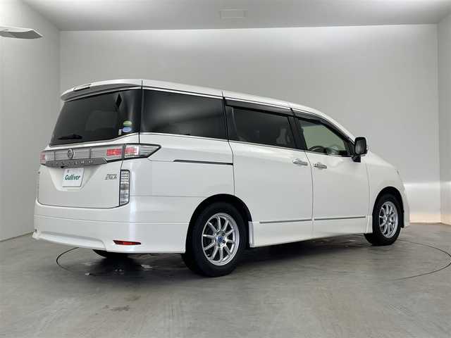 日産 エルグランド 250ハイウェイスターS 埼玉県 2018(平30)年 5.3万km ブリリアントホワイトパール 純正８インチナビ　フリップダウンモニター　バックカメラ　ＥＴＣ　クルーズコントロール　両側パワースライドドア　ナビ連動ドラレコ　ハーフレザー　ステアリングスイッチ　スマートキー　ＬＥＤライト　地デジ