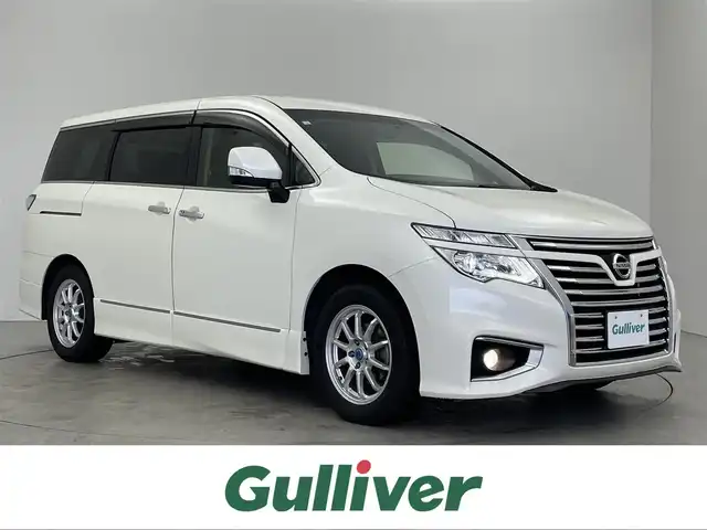 日産 エルグランド 250ハイウェイスターS 埼玉県 2018(平30)年 5.3万km ブリリアントホワイトパール 純正８インチナビ　フリップダウンモニター　バックカメラ　ＥＴＣ　クルーズコントロール　両側パワースライドドア　ナビ連動ドラレコ　ハーフレザー　ステアリングスイッチ　スマートキー　ＬＥＤライト　地デジ