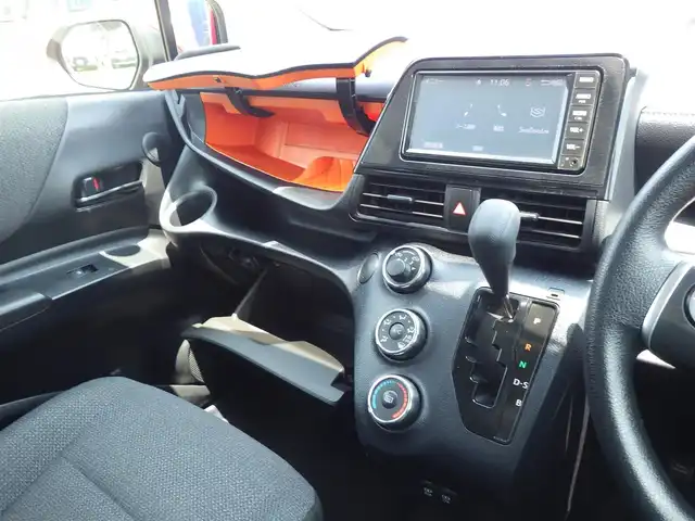 トヨタ シエンタ X 千葉県 2019(令1)年 3.6万km センシュアルレッドマイカ 左パワースライドドア/右イージークローザードア/純正SDナビ/ワンセグTV/【CD再生機能　Bluetooth接続】/バックカメラ/ドライブレコーダー（前後撮影）【DRV-MR740】/ETC/LEDヘッドライト/ウインカーミラー/スマートキー