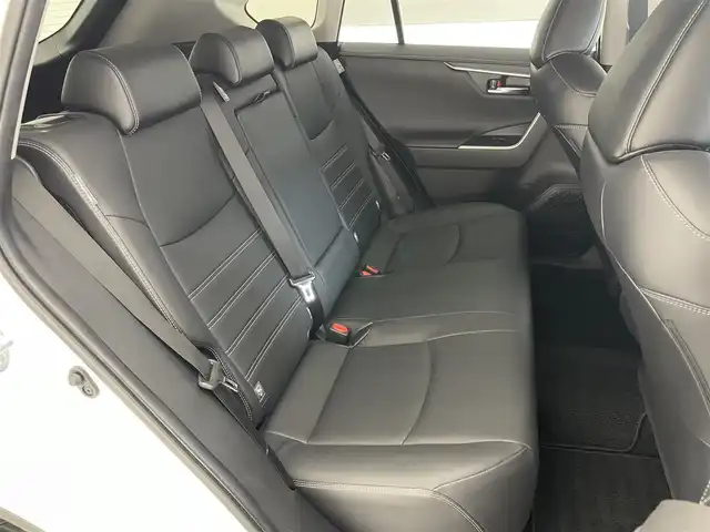 トヨタ ＲＡＶ４ G Zパッケージ 愛知県 2020(令2)年 2.2万km ホワイトパールクリスタルシャイン 純正９型ナビ　フルセグＴＶ　ＢＴ　モデリスタエアロクールシャインキット　バックカメラ　電動リアゲート　デジタルインナーミラー　黒革　シートヒーター　ハンドルヒーター　ＢＳＭ　ＥＴＣ　トヨタセーフティセンス　衝突軽減　レーダークルーズコントロール　LEDオートライト　フォグランプ　禁煙