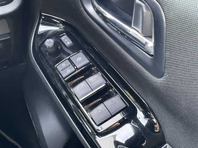 トヨタ ヴォクシー ZS 煌Ⅱ 千葉県 2020(令2)年 3万km イナズマスパーキングブラックガラスフレーク 純正9インチナビ/(フルセグTV/CD/DVD/BT/FM/AM)/バックカメラ/衝突被害軽減システム/車線逸脱警報/クルーズコントロール/純正フリップダウンモニター/両側パワースライドドア/ハンズフリーオートスライドドア/横滑り防止装置/ETC/ドライブレコーダー/アイドリングストップ/LEDヘッドライト/フォグランプ/オートライト/ウィンカーミラー/電動格納ミラー/純正16インチAW/シートリフター/プッシュスタート/スマートキー/フロアマット/ドアバイザー/スペアキー/取扱説明書/保証書