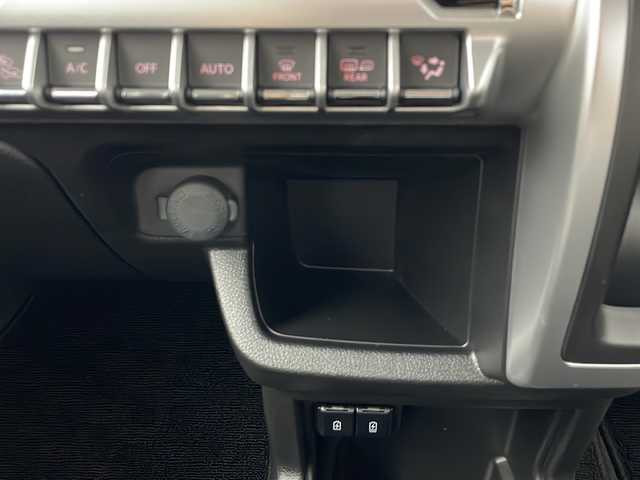 スズキ クロスビー HYBRID MZ 秋田県 2024(令6)年 1万km タフカーキパールメタリック/ホワイト2トーン ４WD/社外ナビ【AM/FM/BT/CD/DVD】 /フルセグTV /USBポート/バックカメラ /ETC /レーダークルーズコントロール　/パドルシフト　/アイドリングストップ　/クリアランスソナー　/コーナーセンサー /スマートキー　/スペアキー有り/プッシュスタート /リヤパーキングセンサー　/ミラーヒーター /ダウンヒルアシストコントロール/ヒルディセントコントロール/横滑り防止装置/衝突被害軽減システム/レーン逸脱警報/ライトレベライザー /前席シートヒーター/オートライト/オートエアコン /純正AW/電格ミラー/SNOW MODE/SPORT MODE/保証書/取扱説明書