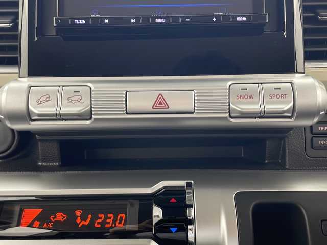 スズキ クロスビー HYBRID MZ 秋田県 2024(令6)年 1万km タフカーキパールメタリック/ホワイト2トーン ４WD/社外ナビ【AM/FM/BT/CD/DVD】 /フルセグTV /USBポート/バックカメラ /ETC /レーダークルーズコントロール　/パドルシフト　/アイドリングストップ　/クリアランスソナー　/コーナーセンサー /スマートキー　/スペアキー有り/プッシュスタート /リヤパーキングセンサー　/ミラーヒーター /ダウンヒルアシストコントロール/ヒルディセントコントロール/横滑り防止装置/衝突被害軽減システム/レーン逸脱警報/ライトレベライザー /前席シートヒーター/オートライト/オートエアコン /純正AW/電格ミラー/SNOW MODE/SPORT MODE/保証書/取扱説明書
