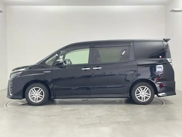 トヨタ ヴォクシー ハイブリッド ZS 煌Ⅱ 群馬県 2020(令2)年 4万km ブラック 純正９型ナビ　純正１２．１型後席モニター　バックカメラ　ビルトインＥＴＣ　前後ドラレコ　シートヒーター　クルーズコントロール　両側電動スライドドア　衝突被害軽減ブレーキ　ＬＥＤライト フォグ 禁煙車