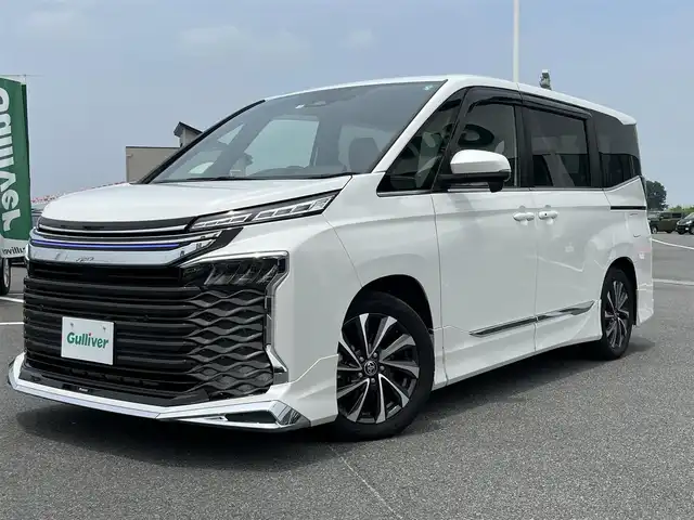 トヨタ ヴォクシー ハイブリッド S－Z 奈良県 2022(令4)年 5.5万km ホワイトパールクリスタルシャイン 10.5インチディスプレイオーディオ /ナビキット /14インチ後席モニター /フルモデリスタエアロ /フルセグTV /パワーバックドア /ハーフレザーシート /シートヒーター前後席 /ステアリングヒーター /前後ドライブレコーダー/ETC2.0/レーダークルーズコントロール/純正アルミホイール/LEDヘッドライト/バックカメラ/スペアキー