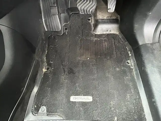 日産 エクストレイル 20X エマージェンシーブレーキ 岩手県 2017(平29)年 8.4万km ダークメタルグレー 4WD/純正SDナビ/FM/AM/CD/Bluetooth/フルセグTV/エマージェンシーブレーキ/横滑り防止装置/クリアランスソナー/アラウンドビューモニター/ダウンヒルアシスト/オートライト/LEDヘッドライト/フォグランプ/ドアミラーヒーター/ハーフレザーシート/前席シートヒーター/純正フロアマット/ETC/社外アルミホイール