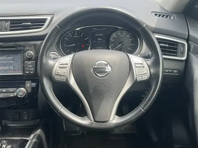 日産 エクストレイル 20X エマージェンシーブレーキ 秋田県 2017(平29)年 8.4万km ダークメタルグレー ４WD/衝突軽減システム/LEDヘッドライト/純正SDナビ/フルセグ/全方位カメラ/アラウンドビューモニター/ブリヂストン製BALMINUM17インチアルミ（冬タイヤ装着）/スマートキー/アイドリングストップ/コーナーセンサー/ダウンヒルアシストコントロール/プッシュスタート/クルーズコントロール追従走行無/前席シートヒーター/純正エンジンスターター/ETC/ステアリングスイッチ/純正フロアマット/純正ドアバイザー/オートライト/オートエアコン/パワーステアリング/パワーウィンドウ/ミラーヒーター/横滑り防止/盗難防止装置/寒冷地仕様/電動格納ウィンカーミラー/キーレスエントリー/保証書/取扱説明書/記録簿/スペアキー1本有