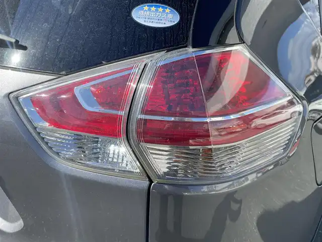 日産 エクストレイル 20X エマージェンシーブレーキ 愛知県 2017(平29)年 8.4万km ダークメタルグレー (株)IDOMが運営する【じしゃロン豊川店】の自社ローン専用車両になります。こちらは現金またはオートローンご利用時の価格です。自社ローンご希望の方は別途その旨お申付け下さい / 純正メーカーナビ/　〇 CD再生機能/　〇 BT対応/　〇 フルセグTV/ 革巻ステアリング/ ステアリングスイッチ/ クルーズコントロール/ ETC/ アラウンドヴューモニター/ オートライト/ ウインカーミラー/ ドアバイザー/ 純正フロアマット