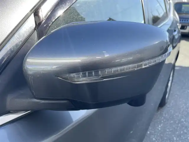 日産 エクストレイル 20X エマージェンシーブレーキ 愛知県 2017(平29)年 8.4万km ダークメタルグレー (株)IDOMが運営する【じしゃロン豊川店】の自社ローン専用車両になります。こちらは現金またはオートローンご利用時の価格です。自社ローンご希望の方は別途その旨お申付け下さい / 純正メーカーナビ/　〇 CD再生機能/　〇 BT対応/　〇 フルセグTV/ 革巻ステアリング/ ステアリングスイッチ/ クルーズコントロール/ ETC/ アラウンドヴューモニター/ オートライト/ ウインカーミラー/ ドアバイザー/ 純正フロアマット