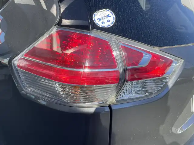 日産 エクストレイル 20X エマージェンシーブレーキ 愛知県 2017(平29)年 8.4万km ダークメタルグレー (株)IDOMが運営する【じしゃロン豊川店】の自社ローン専用車両になります。こちらは現金またはオートローンご利用時の価格です。自社ローンご希望の方は別途その旨お申付け下さい / 純正メーカーナビ/　〇 CD再生機能/　〇 BT対応/　〇 フルセグTV/ 革巻ステアリング/ ステアリングスイッチ/ クルーズコントロール/ ETC/ アラウンドヴューモニター/ オートライト/ ウインカーミラー/ ドアバイザー/ 純正フロアマット