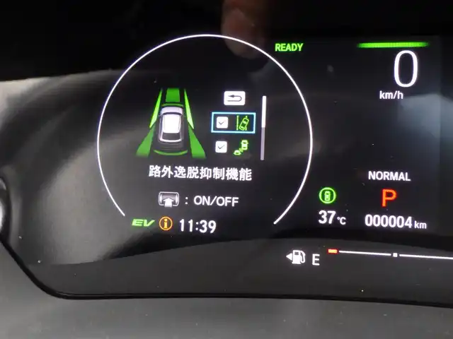 ホンダ ヴェゼル ハイブリッド e:HEV Z 千葉県 2025(令7)年 0.1千km クリスタルブラックパール e:HEV Z　3VC4AZ　Honda CONNECTディスプレー+ETC2.0車載器+ワイヤレス充電器(220000)/ホンダセンシング/・衝突軽減ブレーキ（CMBS）/・車線維持支援システム（LKAS）/・アダプティブクルーズコントロール（ACC）/・後方誤発進抑制機能/・誤発進抑制機能/ハーフレザーシート/前席シートヒーター/純正コネクトナビ/地デジTV/【Bluetooth接続】/【Apple CarPlay　Android Auto対応】/バックカメラ/ワイヤレス充電/革巻きステアリング/ステアリングヒーター/ステアリングスイッチ/パドルシフト/ETC（2.0）/LEDヘッドライト/フォグライト/ウインカーミラー/コーナーセンサー/純正18インチアルミホイル/サイド/カーテンエアバッグ/Honda スマートキー