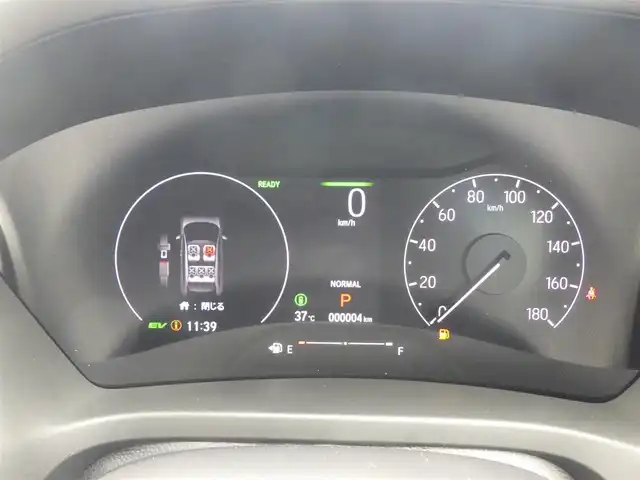 ホンダ ヴェゼル ハイブリッド e:HEV Z 千葉県 2025(令7)年 0.1千km クリスタルブラックパール e:HEV Z　3VC4AZ　Honda CONNECTディスプレー+ETC2.0車載器+ワイヤレス充電器(220000)/ホンダセンシング/・衝突軽減ブレーキ（CMBS）/・車線維持支援システム（LKAS）/・アダプティブクルーズコントロール（ACC）/・後方誤発進抑制機能/・誤発進抑制機能/ハーフレザーシート/前席シートヒーター/純正コネクトナビ/地デジTV/【Bluetooth接続】/【Apple CarPlay　Android Auto対応】/バックカメラ/ワイヤレス充電/革巻きステアリング/ステアリングヒーター/ステアリングスイッチ/パドルシフト/ETC（2.0）/LEDヘッドライト/フォグライト/ウインカーミラー/コーナーセンサー/純正18インチアルミホイル/サイド/カーテンエアバッグ/Honda スマートキー