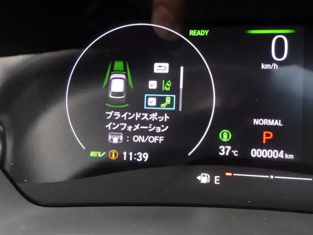 ホンダ ヴェゼル ハイブリッド e:HEV Z 千葉県 2025(令7)年 0.1千km クリスタルブラックパール e:HEV Z　3VC4AZ　Honda CONNECTディスプレー+ETC2.0車載器+ワイヤレス充電器(220000)/ホンダセンシング/・衝突軽減ブレーキ（CMBS）/・車線維持支援システム（LKAS）/・アダプティブクルーズコントロール（ACC）/・後方誤発進抑制機能/・誤発進抑制機能/ハーフレザーシート/前席シートヒーター/純正コネクトナビ/地デジTV/【Bluetooth接続】/【Apple CarPlay　Android Auto対応】/バックカメラ/ワイヤレス充電/革巻きステアリング/ステアリングヒーター/ステアリングスイッチ/パドルシフト/ETC（2.0）/LEDヘッドライト/フォグライト/ウインカーミラー/コーナーセンサー/純正18インチアルミホイル/サイド/カーテンエアバッグ/Honda スマートキー