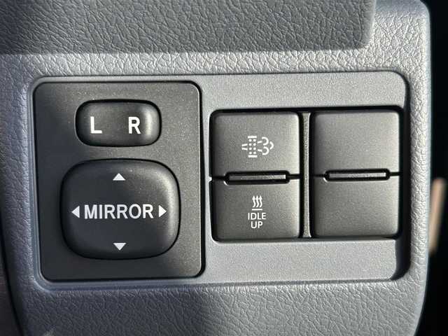 トヨタ ランドクルーザー AX 愛知県 2025(令7)年 0.1万km アティチュードブラックマイカ ４ＷＤ/純正シート（ハーフレザー）/純正ＳＤナビ（NMZK-W73D）/バックカメラ/衝突軽減ブレーキ/オートハイビームシステム/レーンディパーチャーアラート/クルーズコントロール/ＢＴ/ＤＴＶ/ＣＤ／ＤＶＤ/ＥＴＣ/デフロック（標準）/ＤＡＣ/自動防眩ミラー（バックカメラ機能付き）/丸目ＬＥＤヘッドライト/背面スペアタイヤ（カバー付き）/純正フロアマット/純正ＡＷ１６インチ/リアガラス熱線