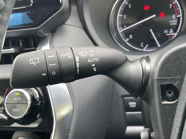 トヨタ ハリアー G 千葉県 2021(令3)年 4万km ブラック トヨタセーフティセンス/・衝突軽減ブレーキ/レーンキープアシスト/・レーダークルーズコントロール/オートハイビーム/・クリアランスソナー/ブラインドスポットモニター/純正ディスプレイナビ/・BT/USB/カープレイ/バックカメラ/ステアリングスイッチ/デジタルインナーミラー/ETC/電動パーキングブレーキ/ブレーキホールド/パワーバックドア/ハーフレザーシート/パワーシート(D席)/LEDヘッドライト/オートライト/フォグライト/スマートキー/プッシュスタート/純正フロアマット/純正18インチAW