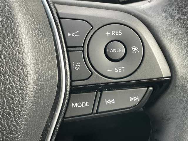 トヨタ ハリアー G 千葉県 2021(令3)年 4万km ブラック トヨタセーフティセンス/・衝突軽減ブレーキ/レーンキープアシスト/・レーダークルーズコントロール/オートハイビーム/・クリアランスソナー/ブラインドスポットモニター/純正ディスプレイナビ/・BT/USB/カープレイ/バックカメラ/ステアリングスイッチ/デジタルインナーミラー/ETC/電動パーキングブレーキ/ブレーキホールド/パワーバックドア/ハーフレザーシート/パワーシート(D席)/LEDヘッドライト/オートライト/フォグライト/スマートキー/プッシュスタート/純正フロアマット/純正18インチAW