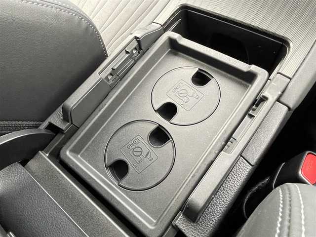 トヨタ ハリアー G 千葉県 2021(令3)年 4万km ブラック トヨタセーフティセンス/・衝突軽減ブレーキ/レーンキープアシスト/・レーダークルーズコントロール/オートハイビーム/・クリアランスソナー/ブラインドスポットモニター/純正ディスプレイナビ/・BT/USB/カープレイ/バックカメラ/ステアリングスイッチ/デジタルインナーミラー/ETC/電動パーキングブレーキ/ブレーキホールド/パワーバックドア/ハーフレザーシート/パワーシート(D席)/LEDヘッドライト/オートライト/フォグライト/スマートキー/プッシュスタート/純正フロアマット/純正18インチAW