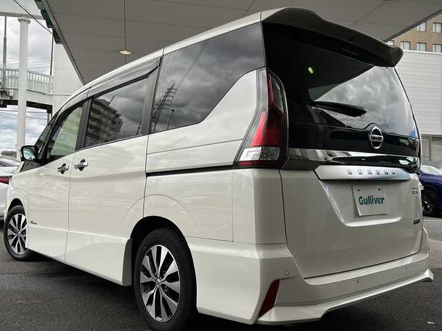 日産 セレナ ハイウェイスター Vセレクション 京都府 2018(平30)年 5.5万km ブリリアントホワイトパール プロパイロット　/（先行車追従、ハンドル支援、ナビリンク）/社外ＳＤナビ　/（AVIC-RZ801)/フルセグＴＶ　/Bluetooth/CD/DVD再生機能/iPod/AUX/全方位カメラ/デジタルインナーミラー　/禁煙車　/両側パワースライドドア　/前後コーナーセンサー/ウォークスルー　/ＬＥＤヘッドライト　/スマートキー/純正AW16インチ　/スタッドレスタイヤ付/ウィンカーミラー /アイドリングストップ