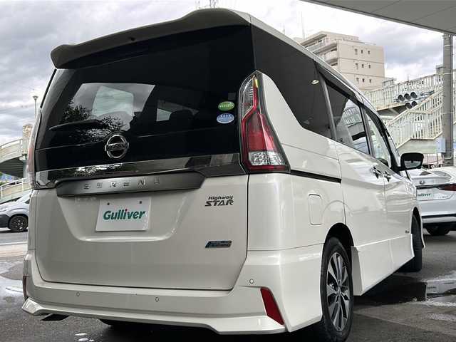 日産 セレナ ハイウェイスター Vセレクション 京都府 2018(平30)年 5.5万km ブリリアントホワイトパール プロパイロット　/（先行車追従、ハンドル支援、ナビリンク）/社外ＳＤナビ　/（AVIC-RZ801)/フルセグＴＶ　/Bluetooth/CD/DVD再生機能/iPod/AUX/全方位カメラ/デジタルインナーミラー　/禁煙車　/両側パワースライドドア　/前後コーナーセンサー/ウォークスルー　/ＬＥＤヘッドライト　/スマートキー/純正AW16インチ　/スタッドレスタイヤ付/ウィンカーミラー /アイドリングストップ
