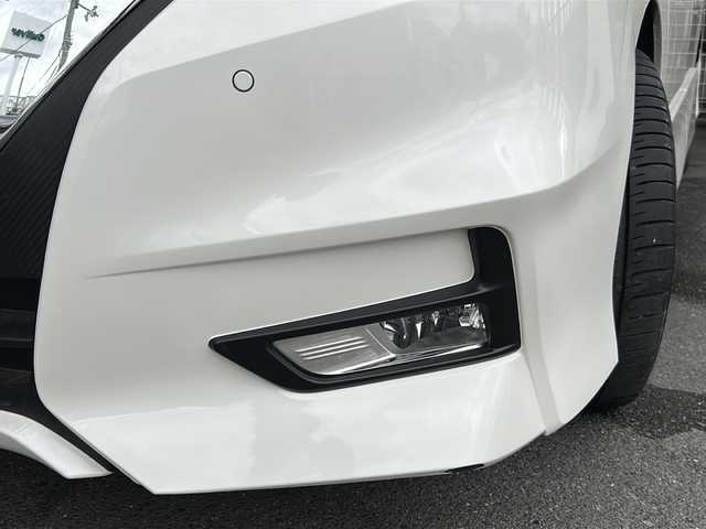 日産 セレナ ハイウェイスター Vセレクション 京都府 2018(平30)年 5.5万km ブリリアントホワイトパール プロパイロット　/（先行車追従、ハンドル支援、ナビリンク）/社外ＳＤナビ　/（AVIC-RZ801)/フルセグＴＶ　/Bluetooth/CD/DVD再生機能/iPod/AUX/全方位カメラ/デジタルインナーミラー　/禁煙車　/両側パワースライドドア　/前後コーナーセンサー/ウォークスルー　/ＬＥＤヘッドライト　/スマートキー/純正AW16インチ　/スタッドレスタイヤ付/ウィンカーミラー /アイドリングストップ