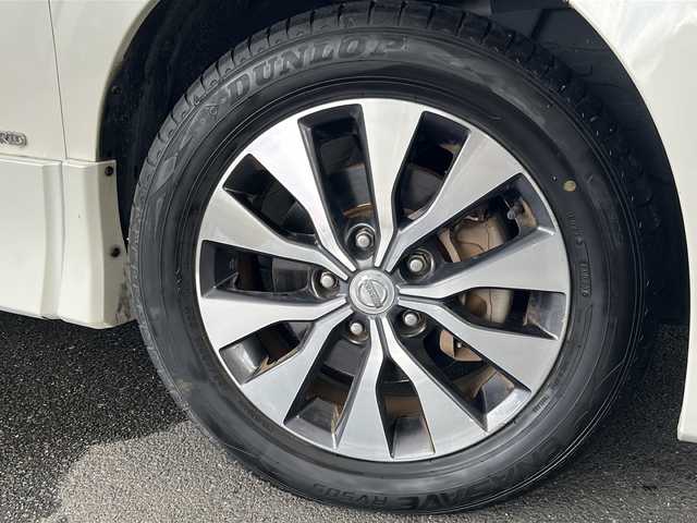 日産 セレナ ハイウェイスター Vセレクション 京都府 2018(平30)年 5.5万km ブリリアントホワイトパール プロパイロット　/（先行車追従、ハンドル支援、ナビリンク）/社外ＳＤナビ　/（AVIC-RZ801)/フルセグＴＶ　/Bluetooth/CD/DVD再生機能/iPod/AUX/全方位カメラ/デジタルインナーミラー　/禁煙車　/両側パワースライドドア　/前後コーナーセンサー/ウォークスルー　/ＬＥＤヘッドライト　/スマートキー/純正AW16インチ　/スタッドレスタイヤ付/ウィンカーミラー /アイドリングストップ